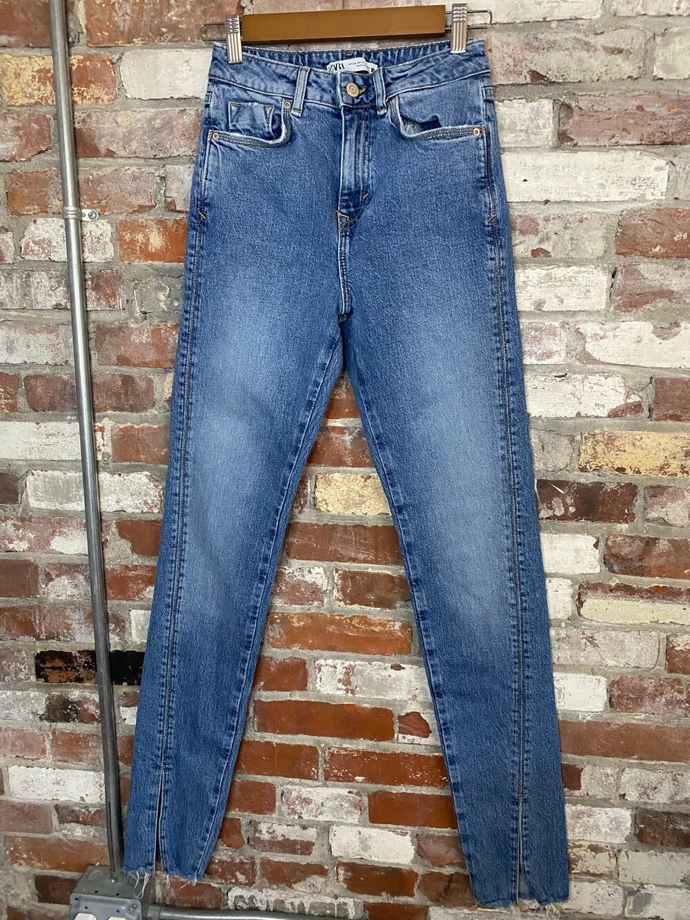 Zara High Rise Split Hem Skinny Jeans Medium Wash Raw Edge Ankle Size 2US  34EUR